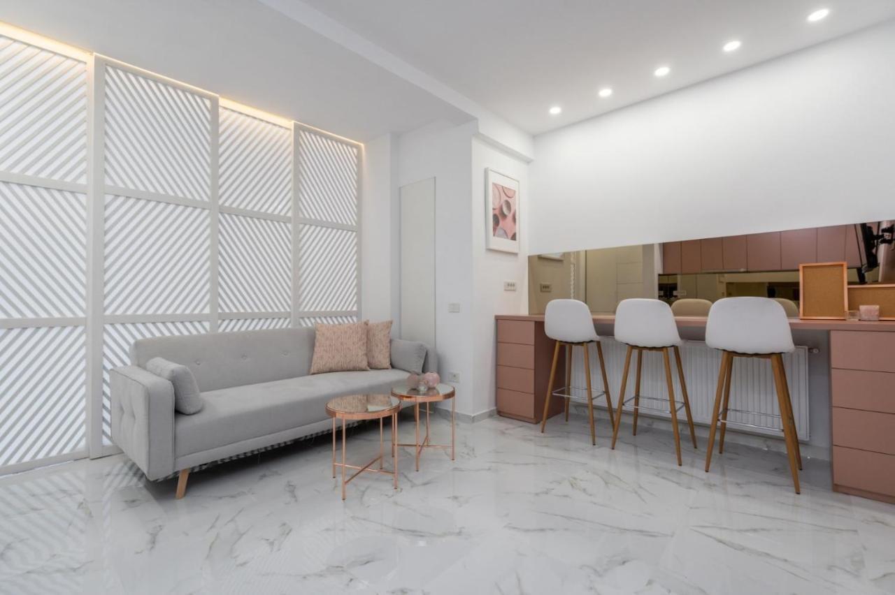 Fantastic City Center Apartment Bukares Bagian luar foto
