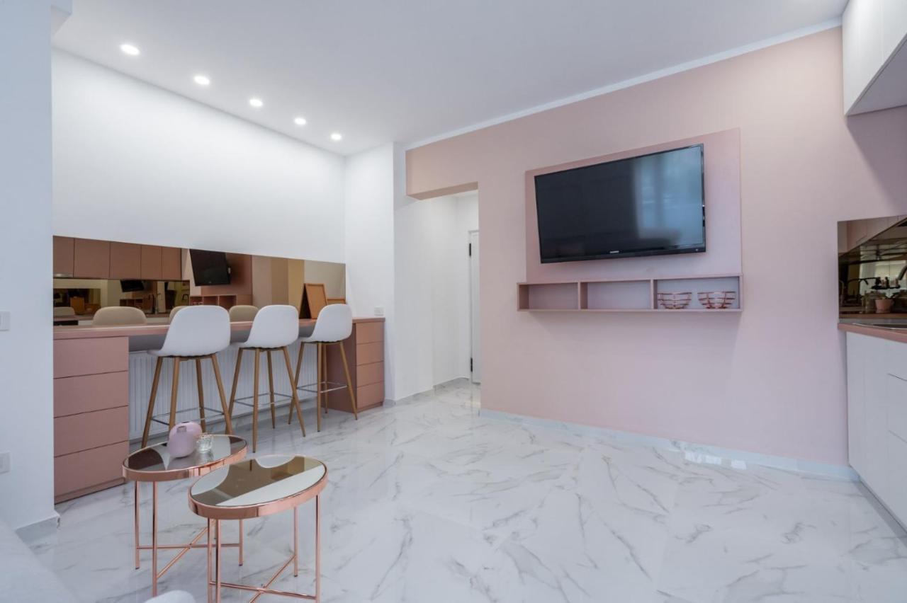Fantastic City Center Apartment Bukares Bagian luar foto
