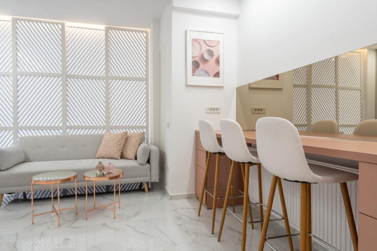 Fantastic City Center Apartment Bukares Bagian luar foto